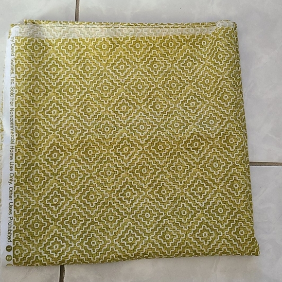 2 Pieces Lisa Audit Fabric 44"x45", 36"x44.5" - Picture 2 of 16